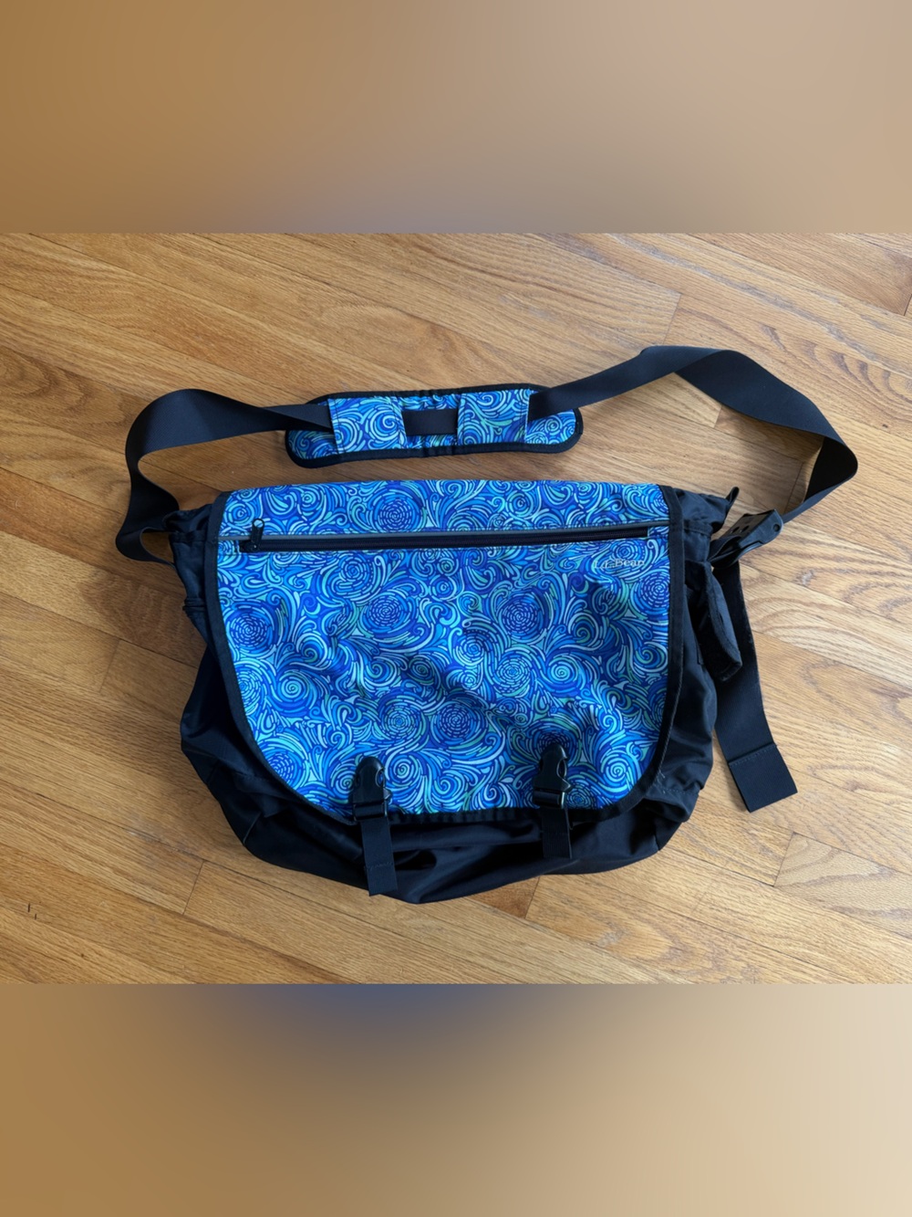 L.L.Bean Blue Swirl Laptop Messenger Bag Organizer Crossbody Shoulder Bag
